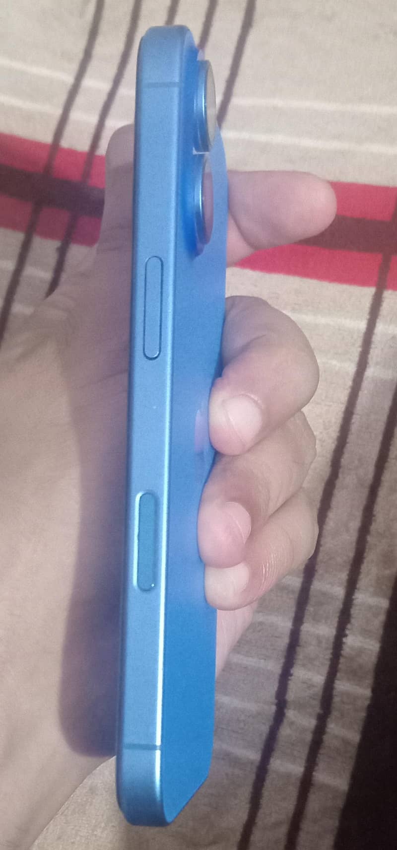 Apple iPhone 16 3