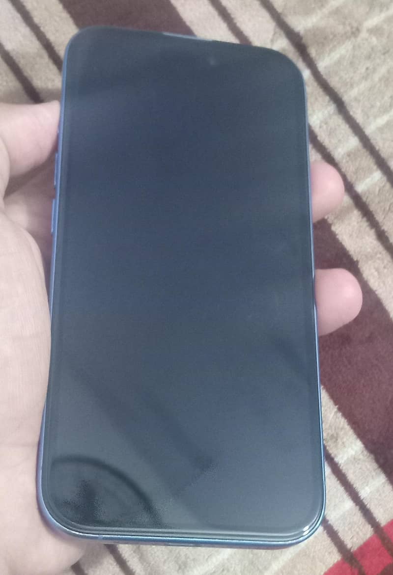 Apple iPhone 16 4