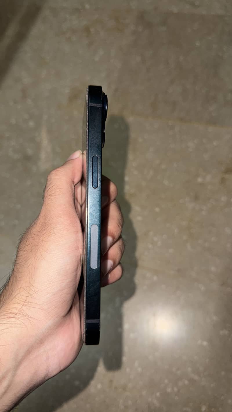 Apple iPhone 14 2