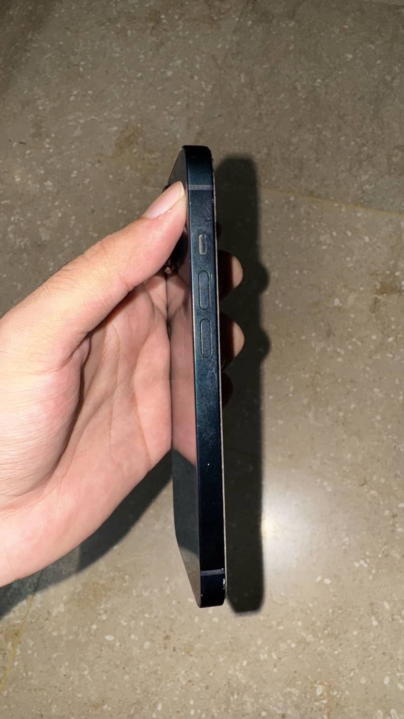 Apple iPhone 14 3
