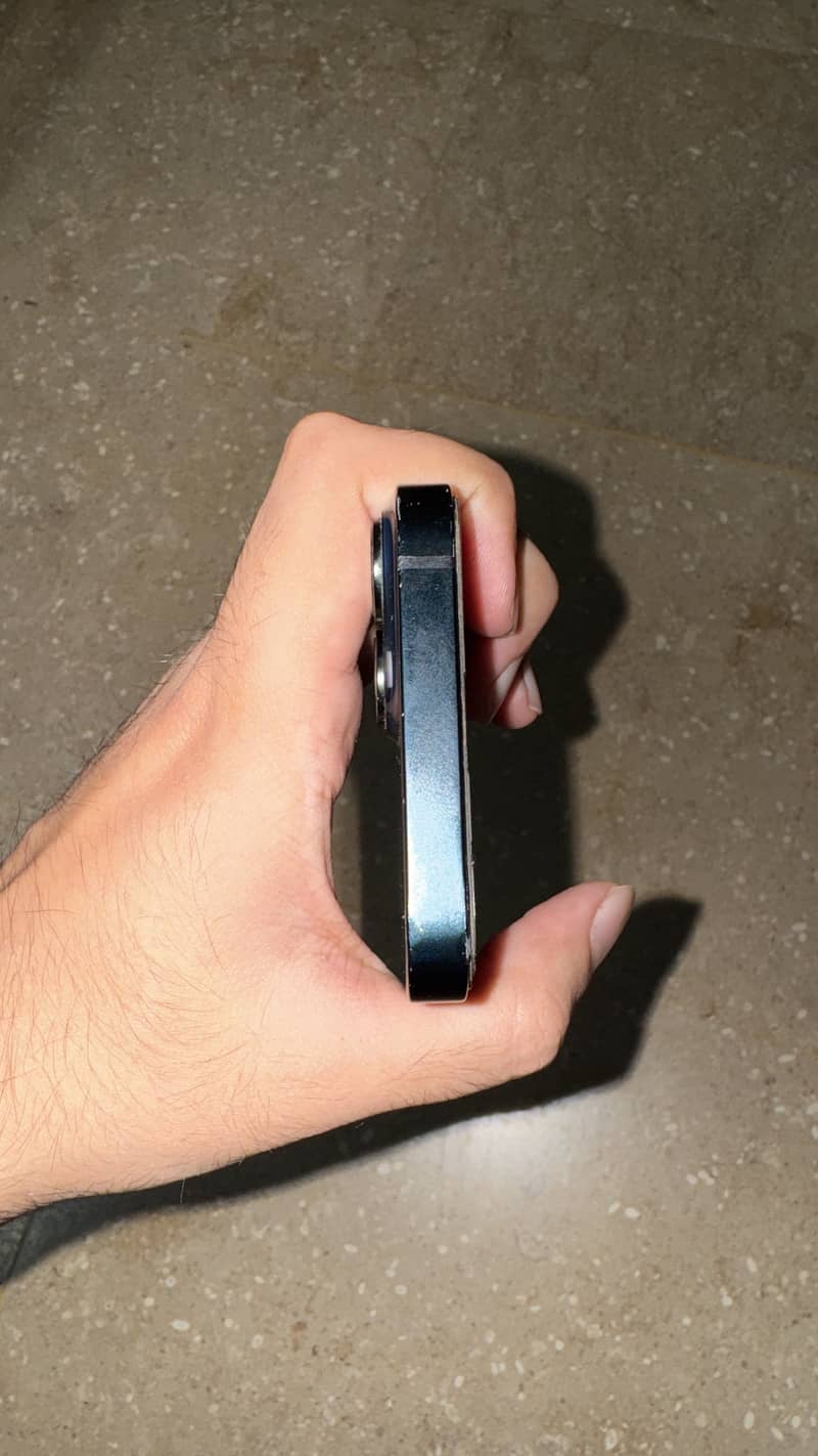Apple iPhone 14 5