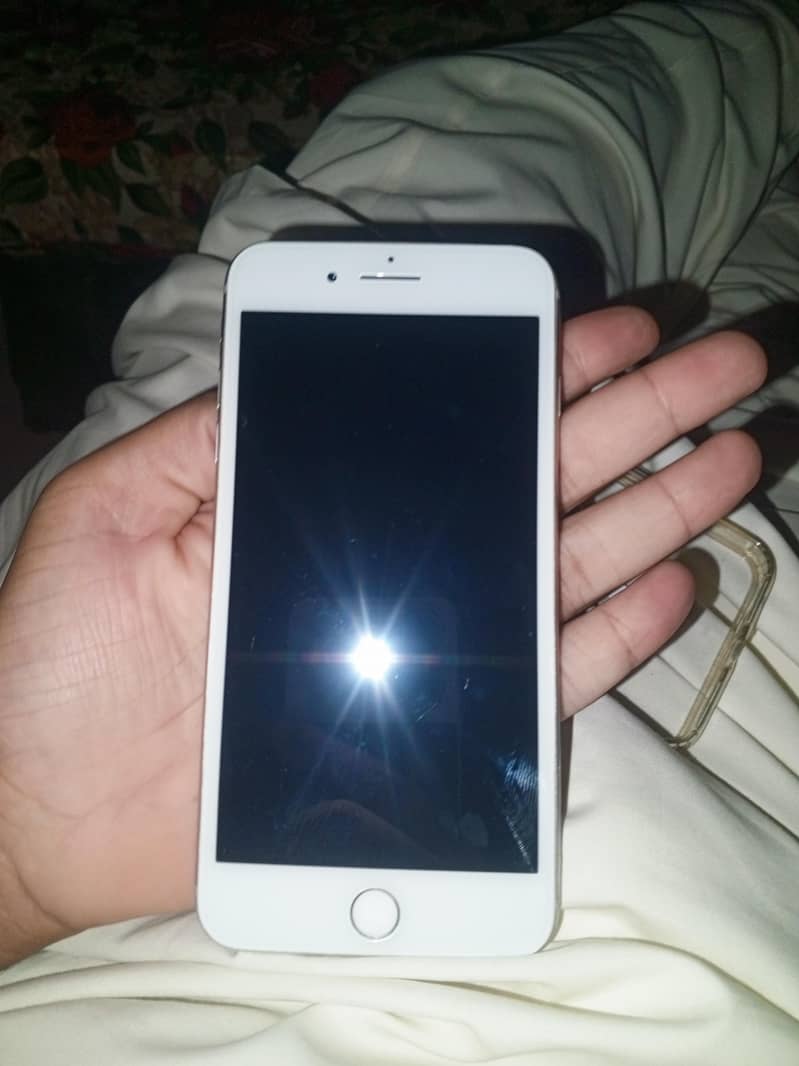 Apple iPhone 8 Plus 1