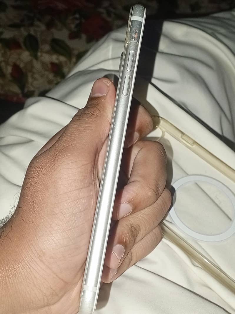 Apple iPhone 8 Plus 2