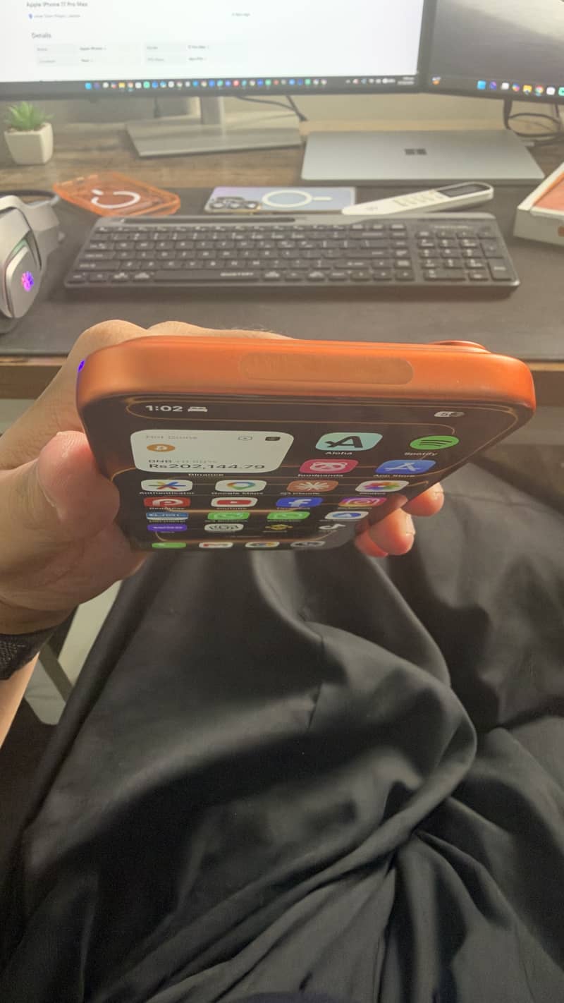 Apple iPhone 17 Pro Max 4