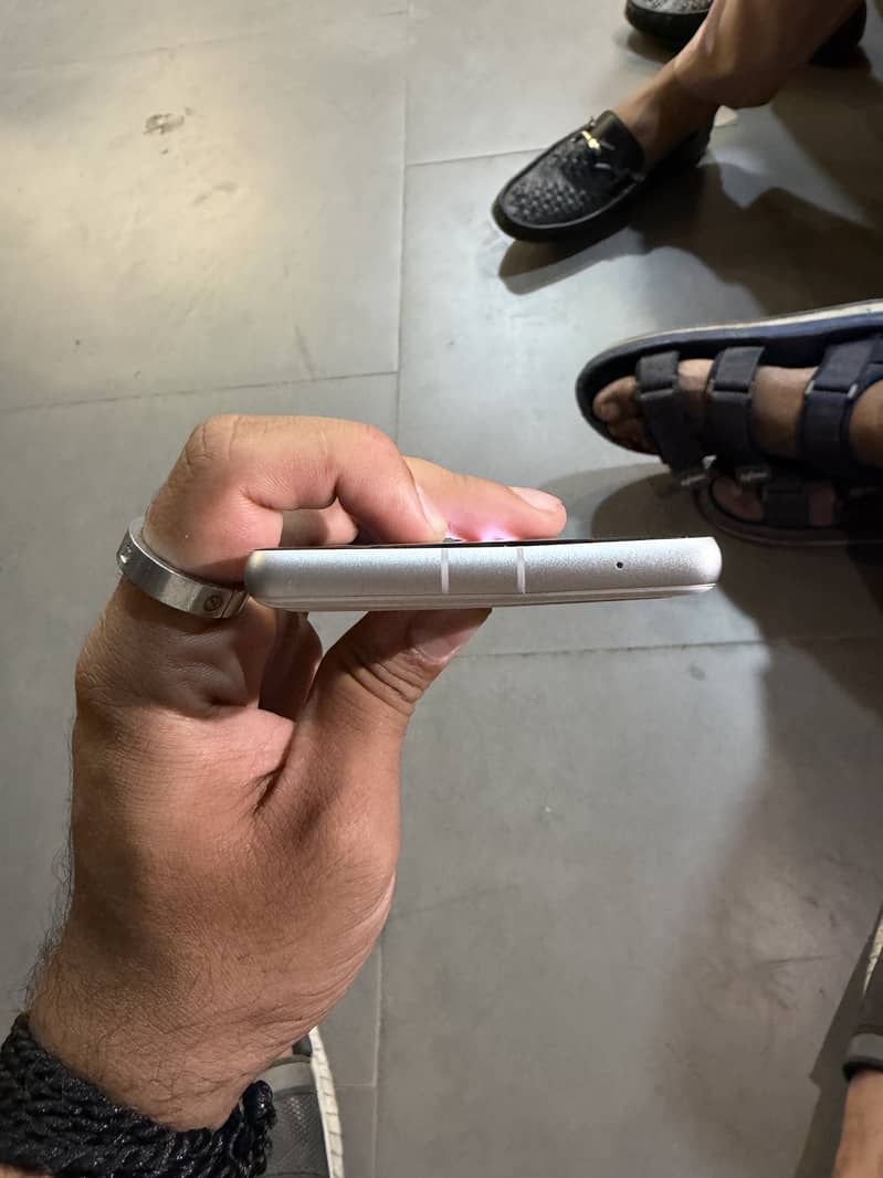 Google Pixel 7a 4