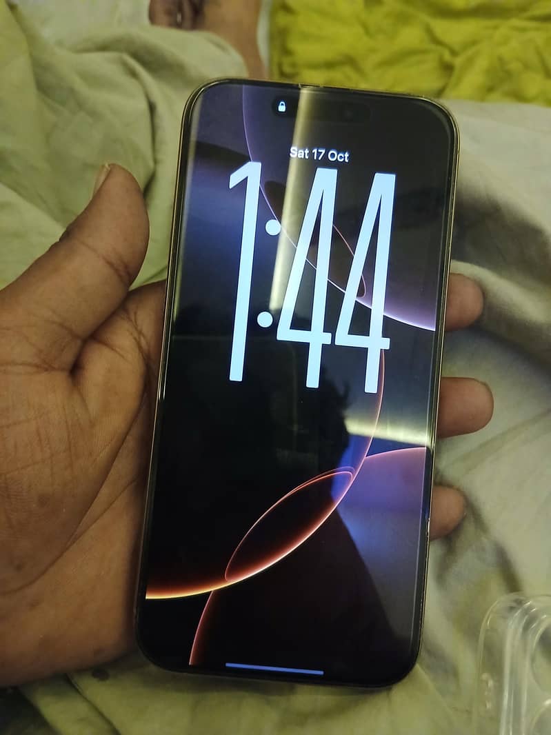 Apple iPhone 16 Pro Max 1