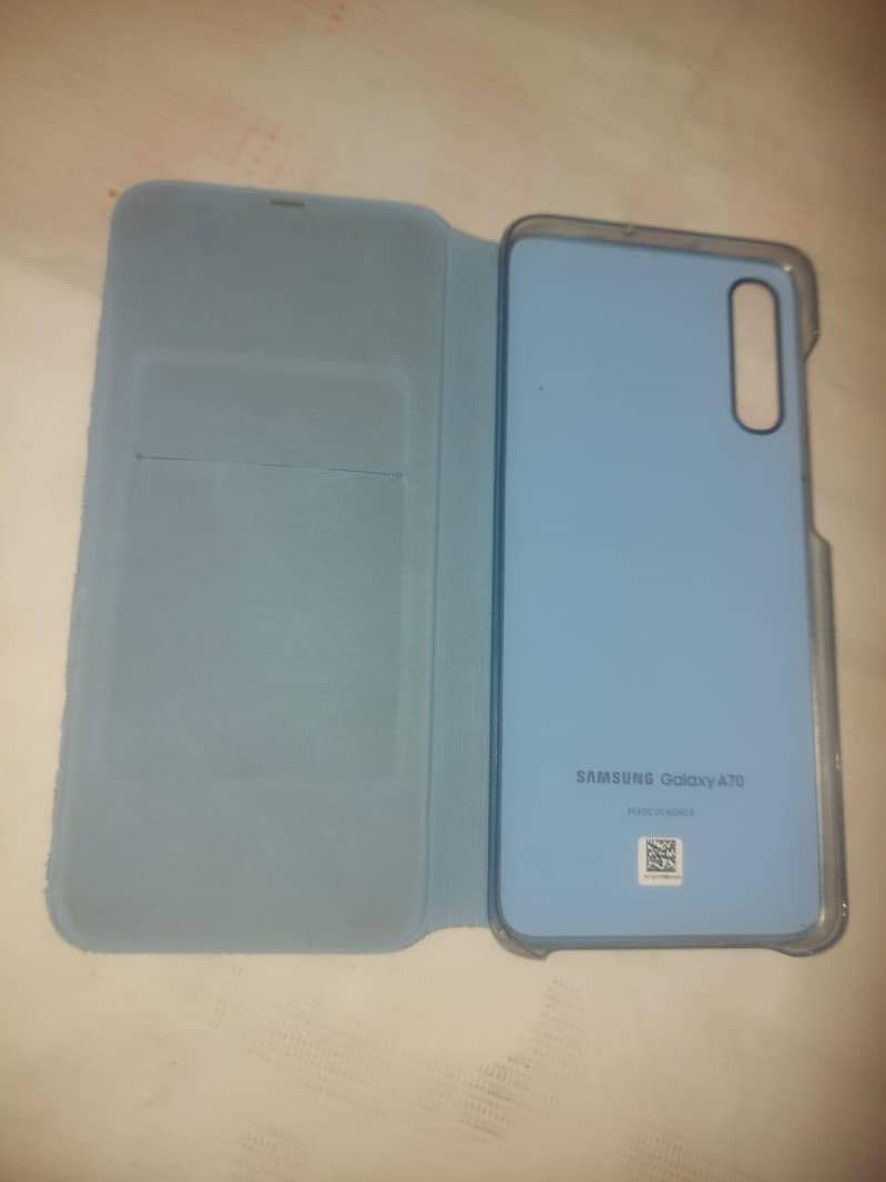 Samsung Mobile A70 6