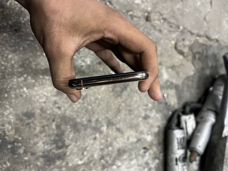 Mobile phone 0