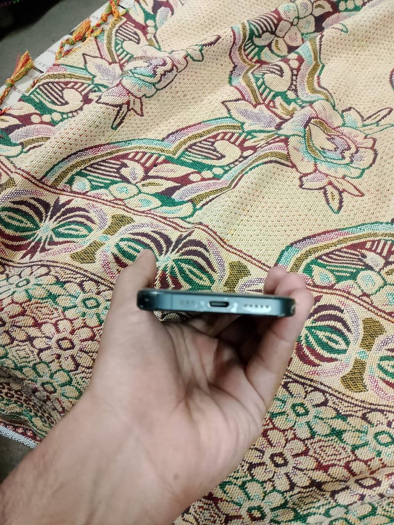 Apple iPhone 15 Pro 6