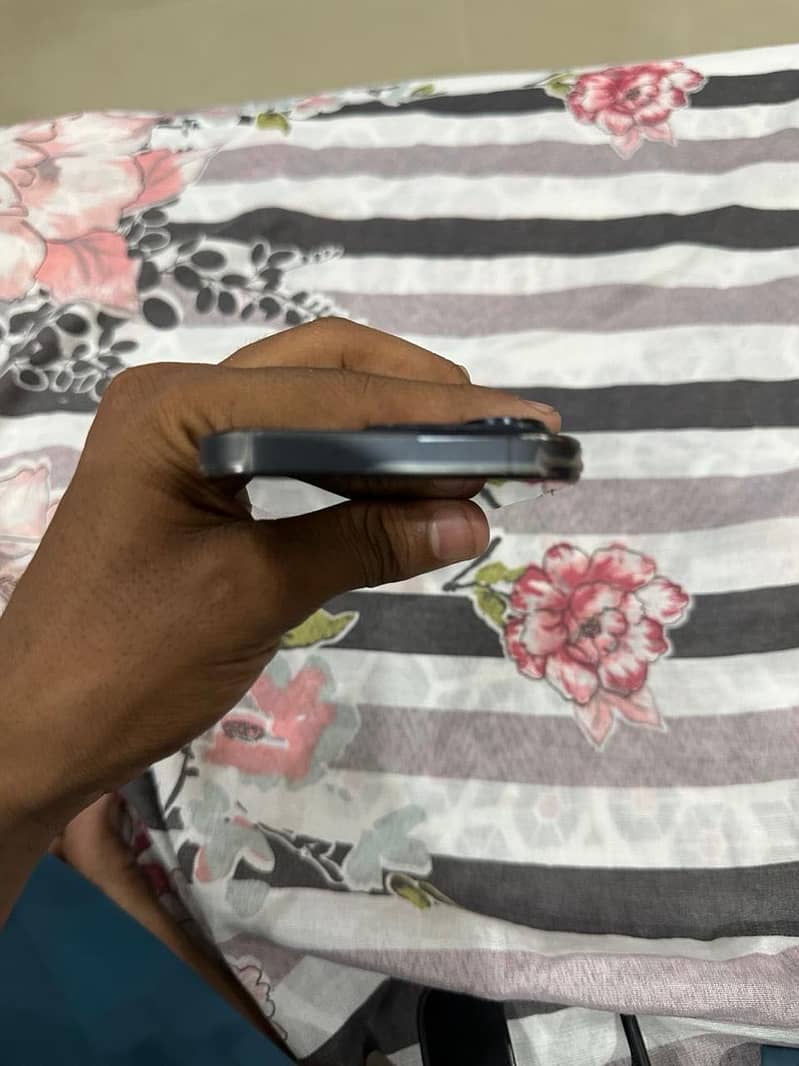 Apple iPhone 15 Pro 1