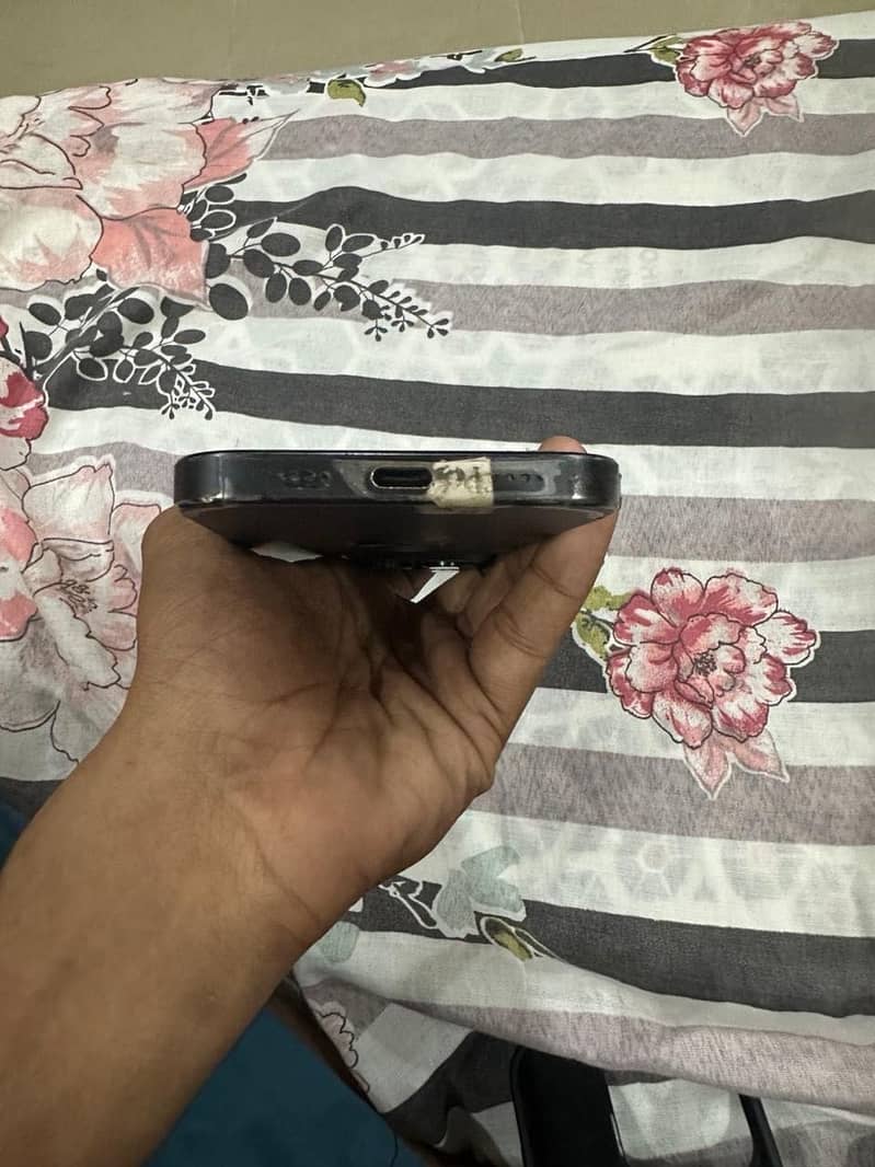 Apple iPhone 15 Pro 2