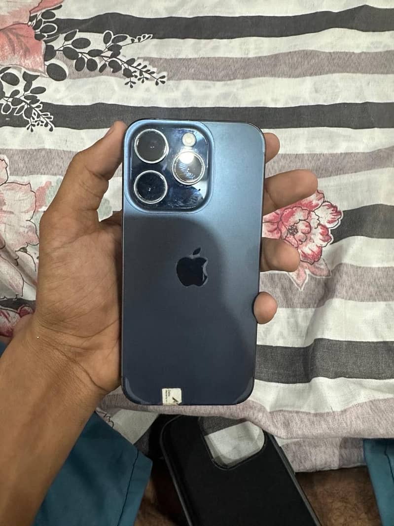 Apple iPhone 15 Pro 3