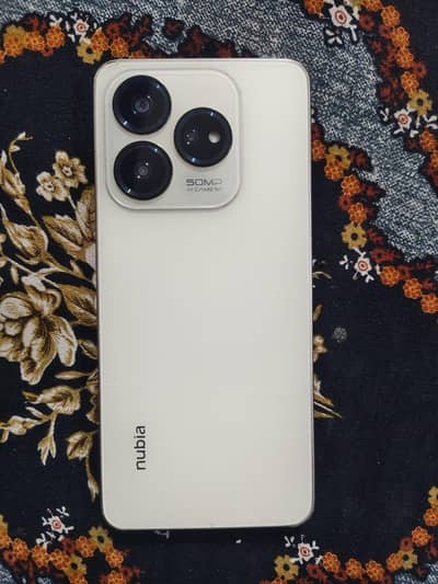 Zte nubia V60 Design