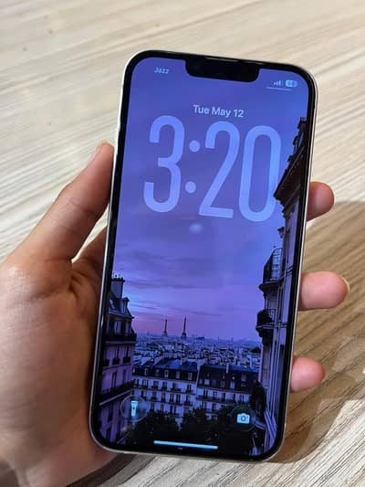 Apple iPhone 13