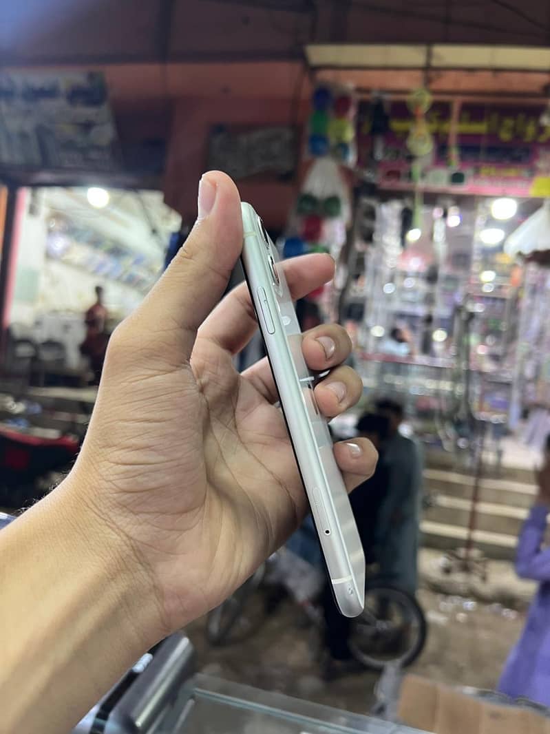 Apple iPhone 11 2