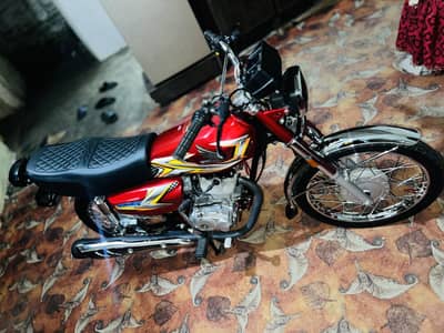 Honda CG125 2025model islamabad register on my name just 7k drive