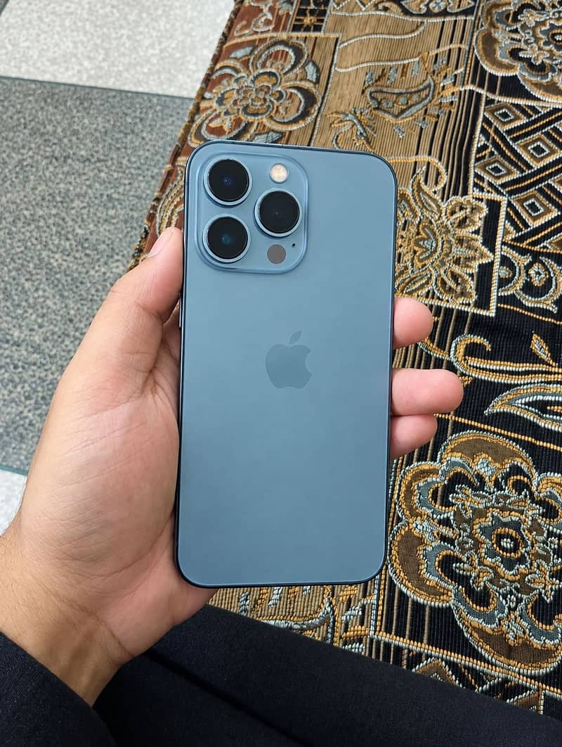 Apple iPhone 13 Pro 1