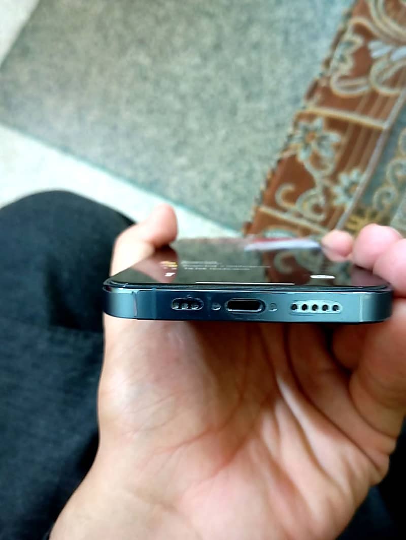 Apple iPhone 13 Pro 2