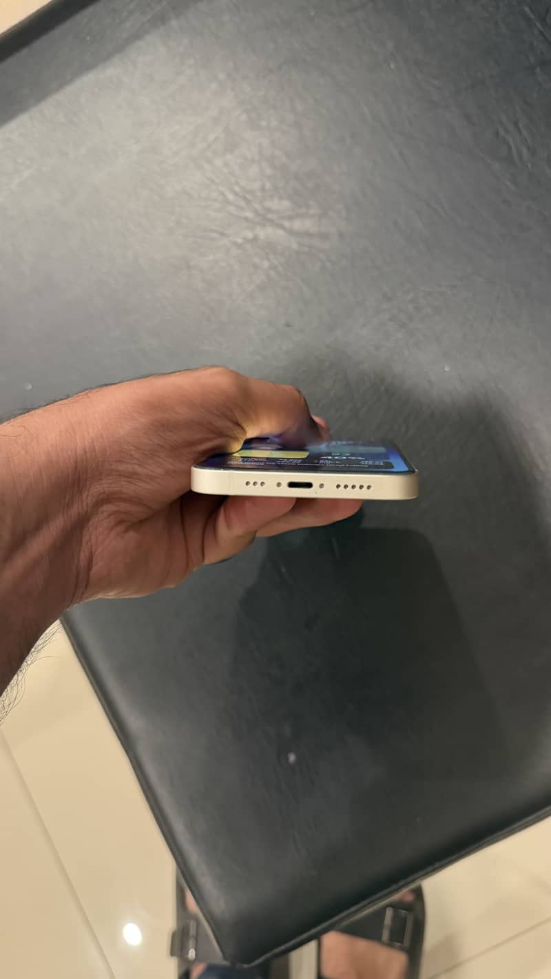 Apple iPhone 13 3