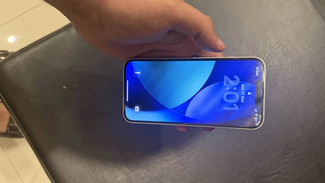 Apple iPhone 13 7