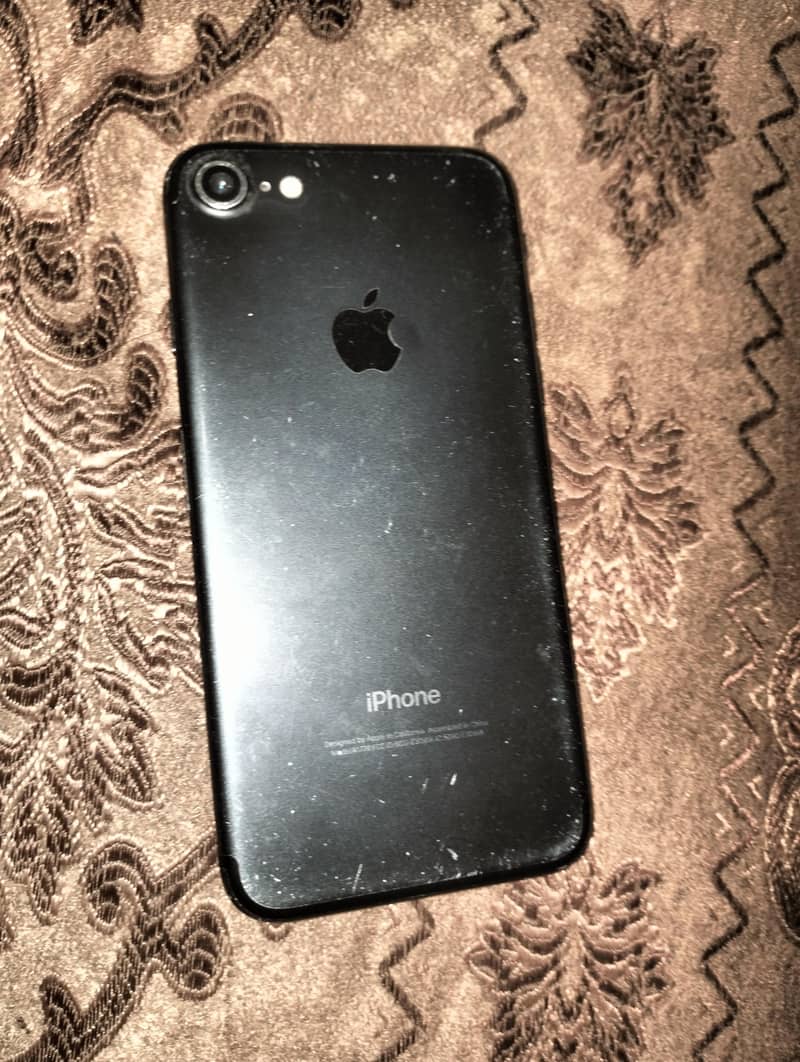 Apple iPhone 7 0