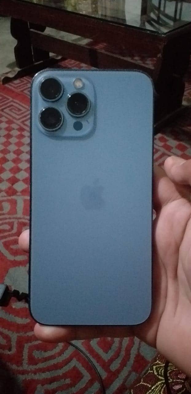 Apple iPhone 13 Pro Max 2