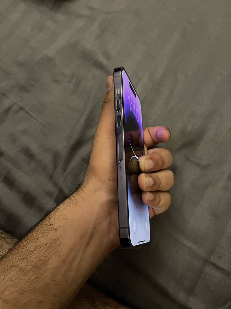 Apple iPhone 17 Pro Max 4