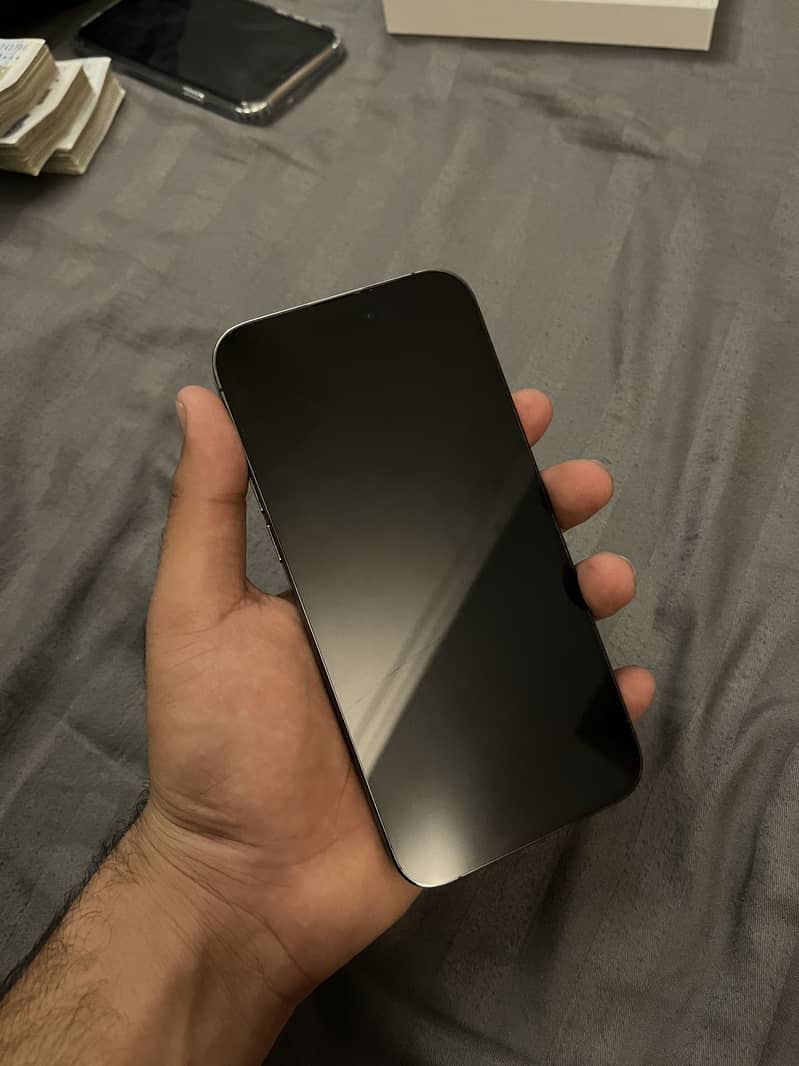 Apple iPhone 17 Pro Max 5