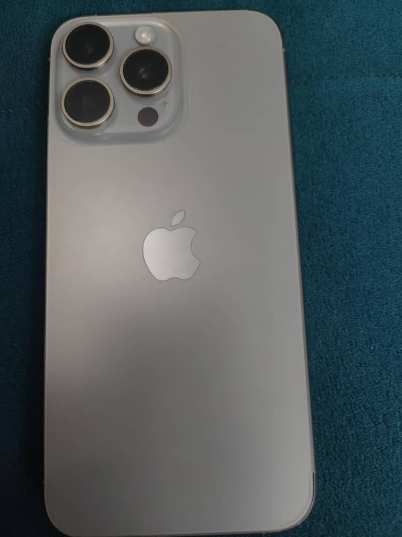 Apple iPhone 15 Pro Max 0