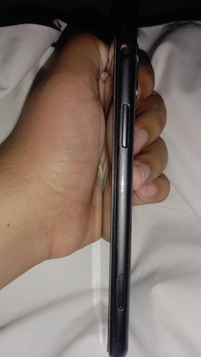 Apple iPhone 11 2