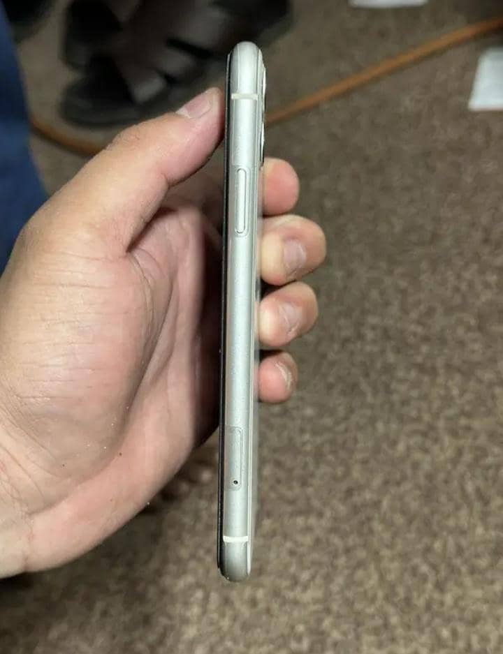 Apple iPhone 11 1