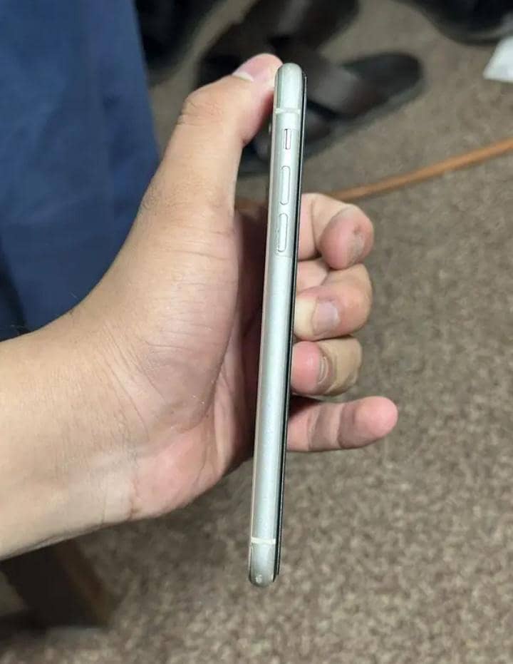 Apple iPhone 11 2
