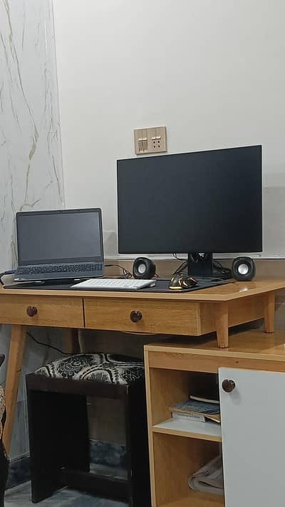 27 inch Dell Lcd With 2k display