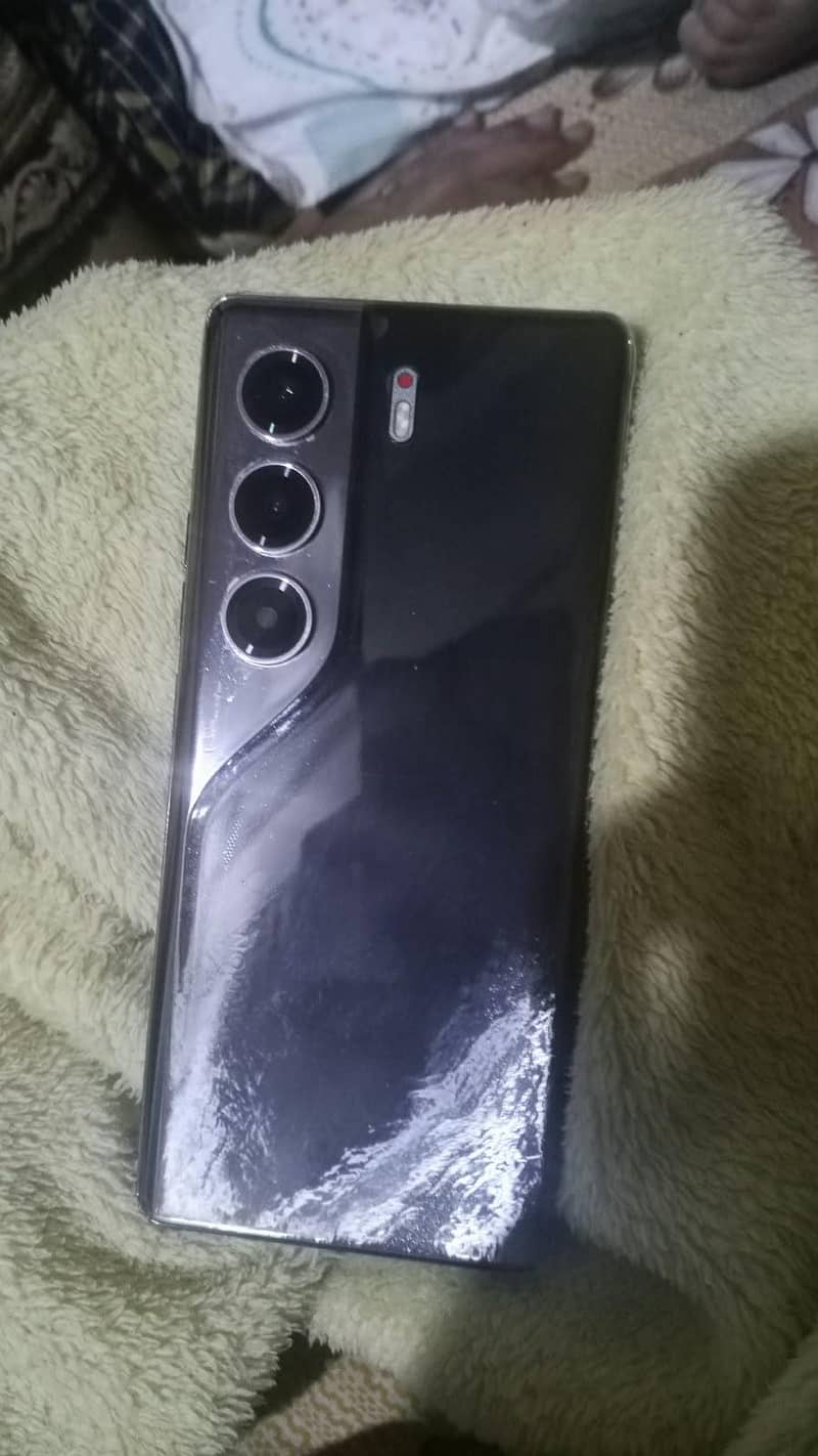 Tecno CAMON 40 Pro 5