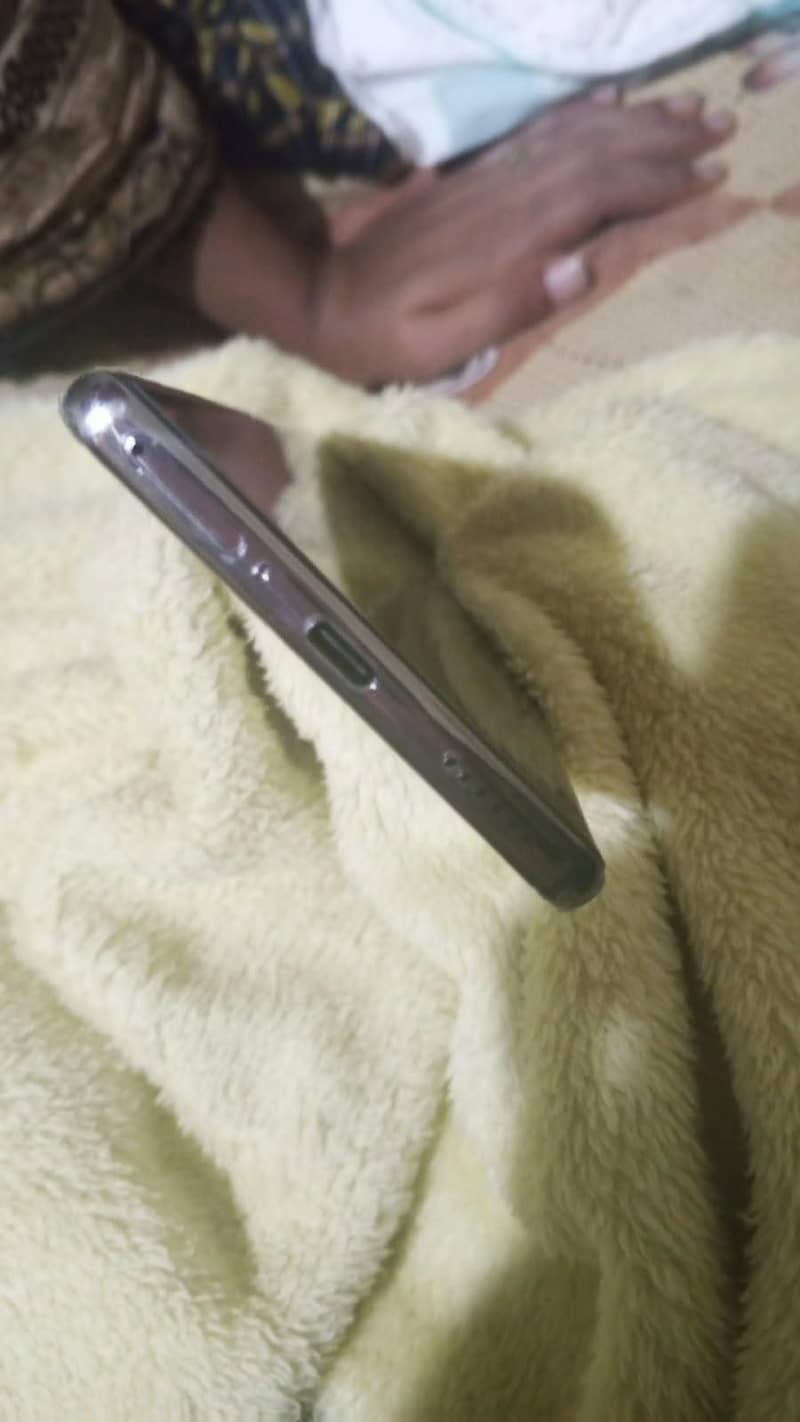 Tecno CAMON 40 Pro 6