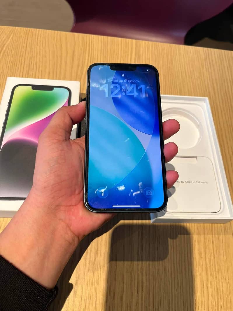 Apple iPhone 14 4