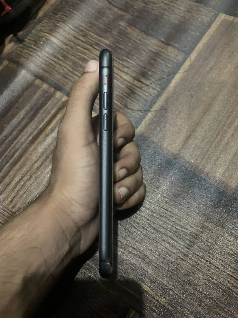 Apple iPhone 11 2