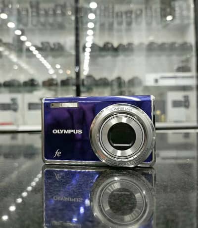 OLYMPUS FE-5020 - Blacj beauty digi cam aesthetic gen z