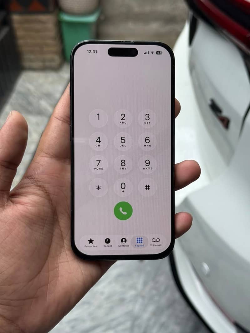 Apple iPhone 16 Pro 1