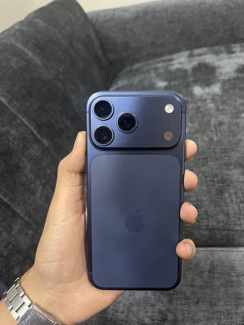 Apple iPhone 17 Pro Max 5