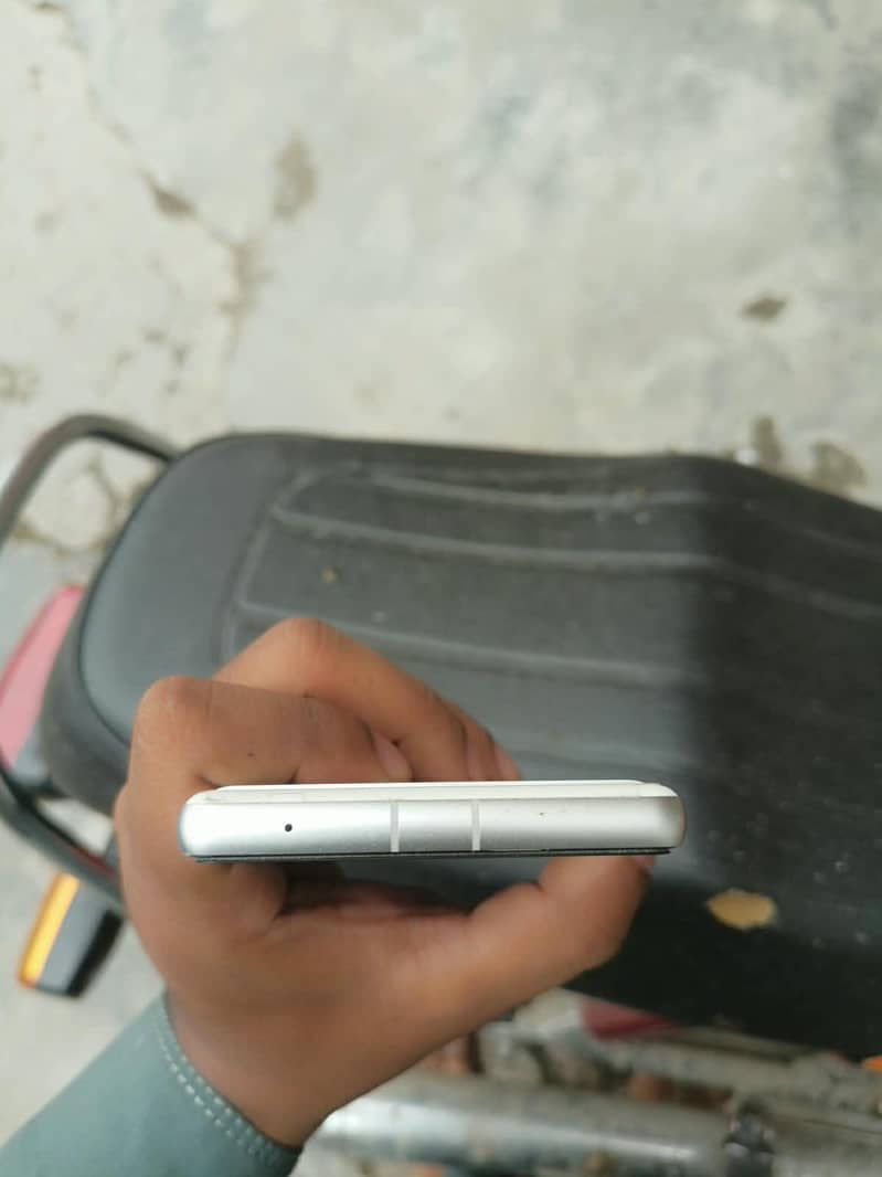 Google Pixel 7a 2