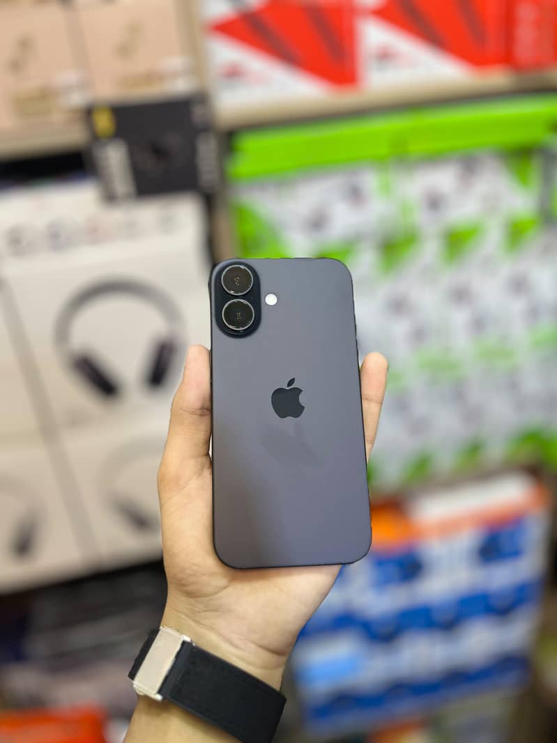 Apple iPhone 16 0