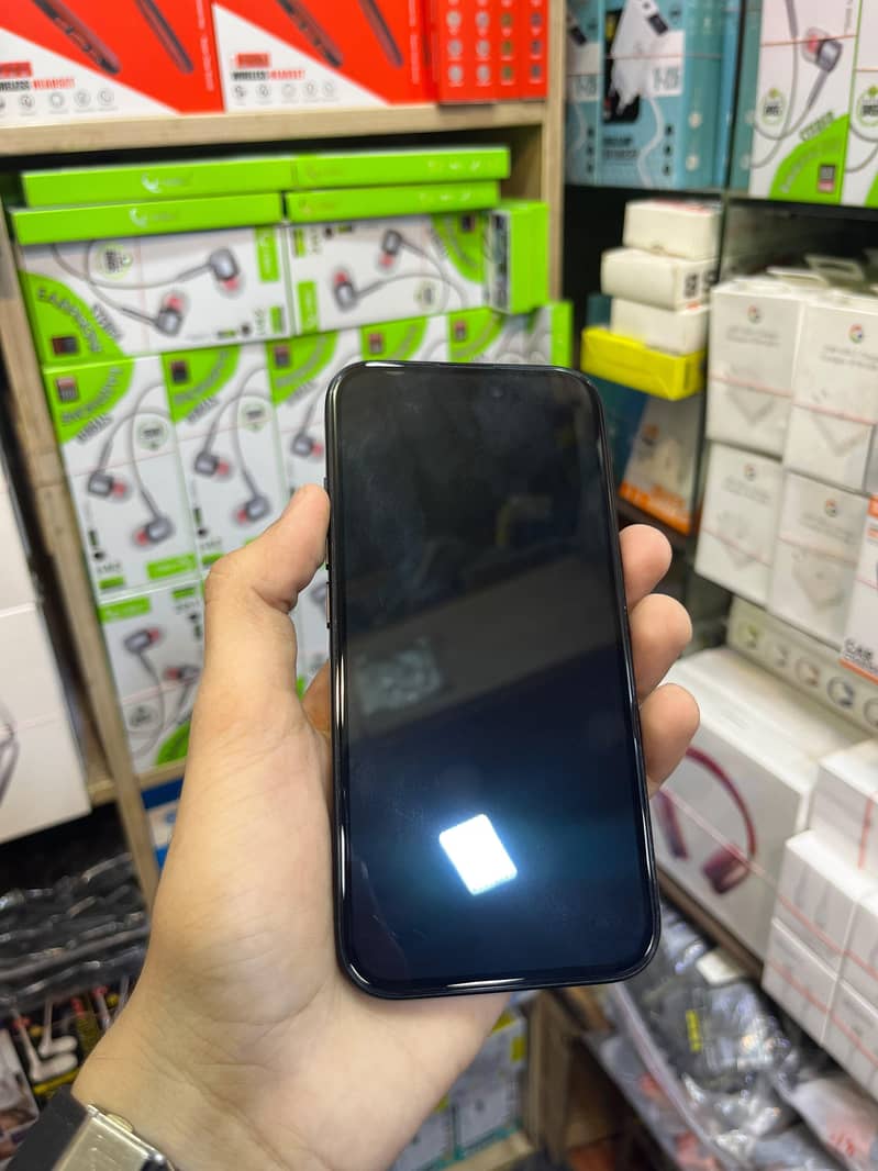Apple iPhone 16 2