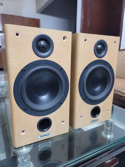 TANNOY BOOKSHELF SPEAKERS EXCELLENT SOUND AND EXCELLENT CONDITION.