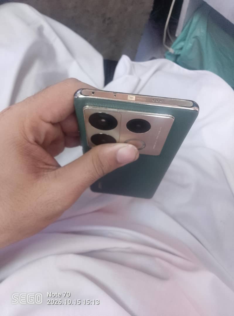 Infinix Note 40 Pro 3