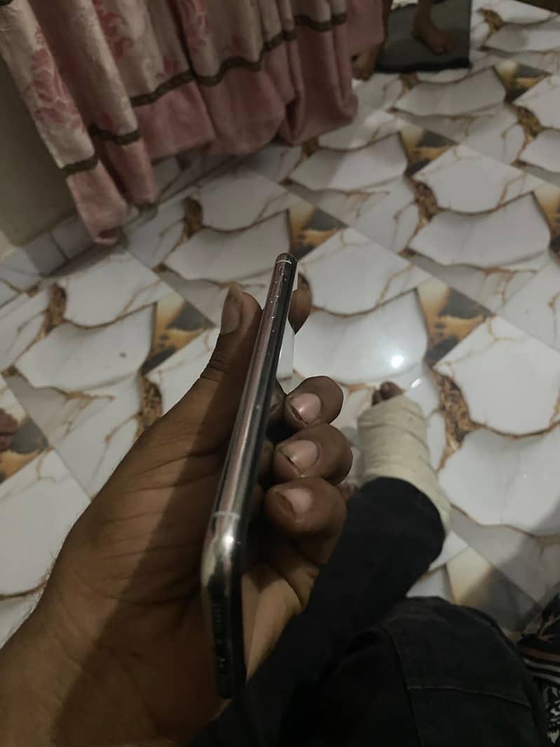 Apple iPhone X 2