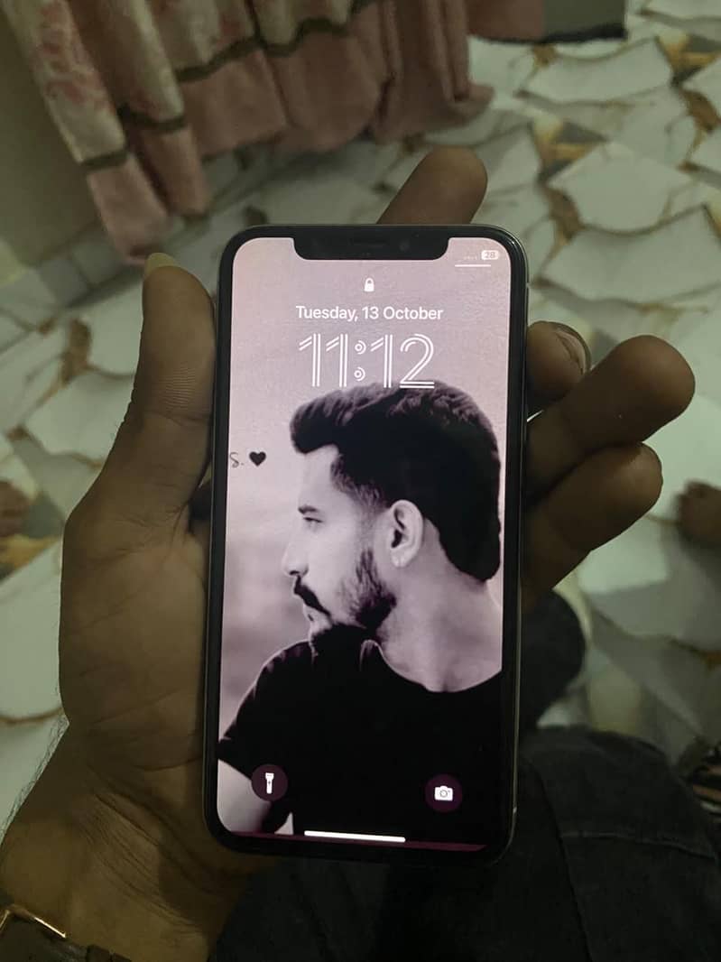 Apple iPhone X 4