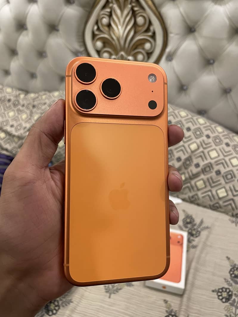 Apple iPhone 17 Pro Max 0