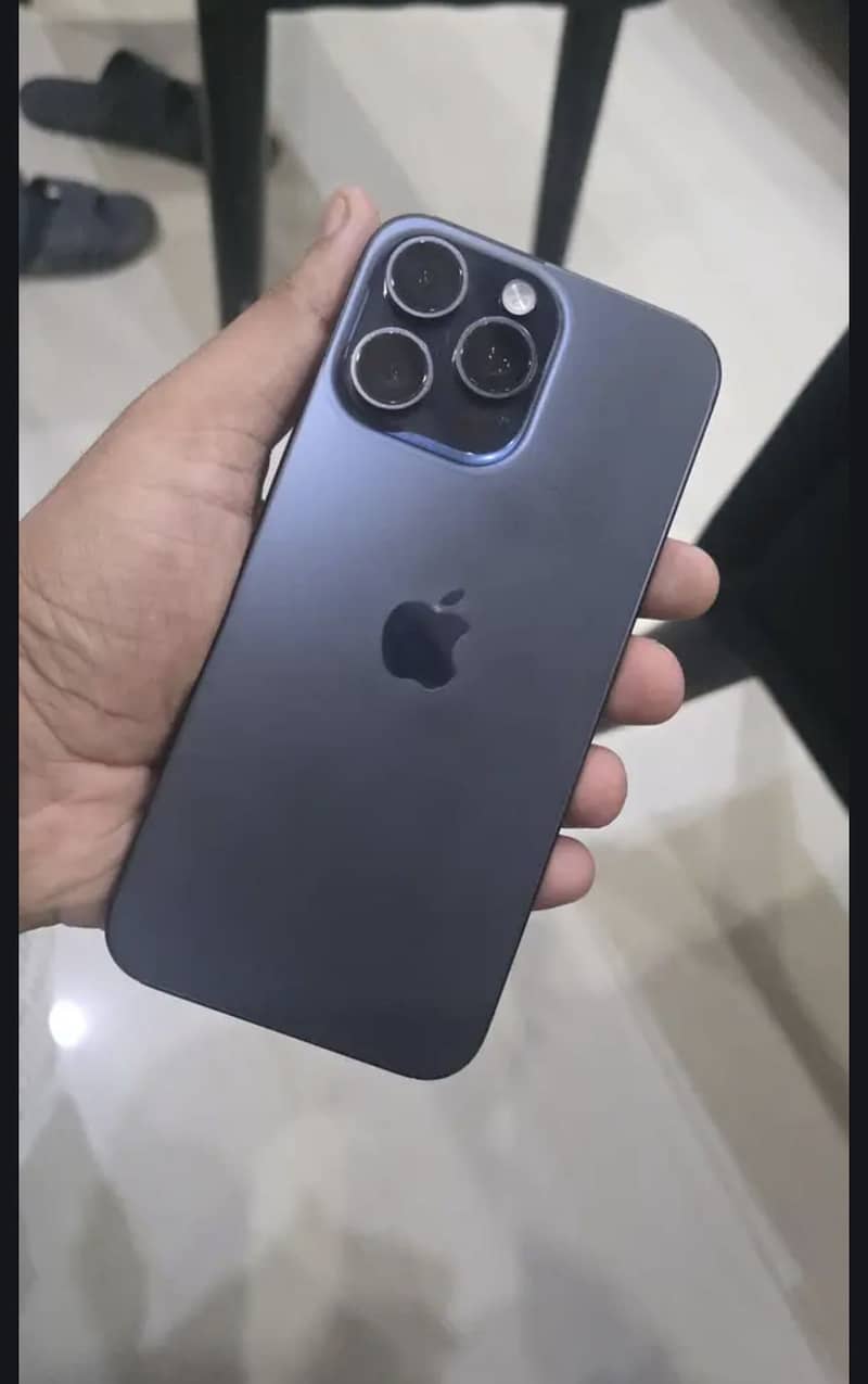 Apple iPhone 15 Pro Max 3