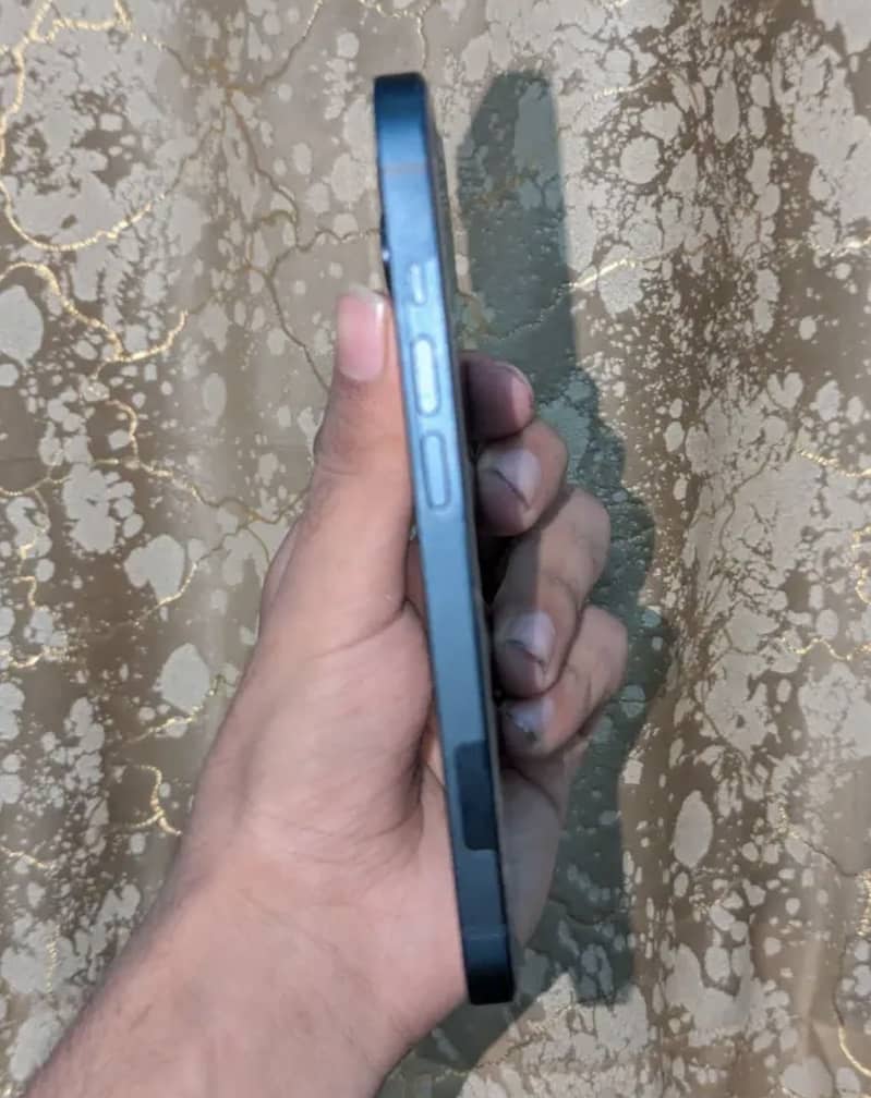 Apple iPhone 14 5